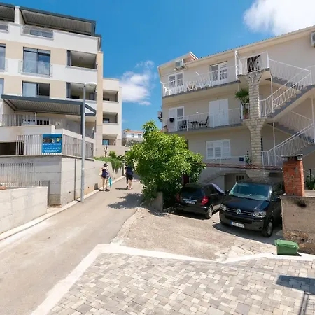 Nensi Apartmán Primošten