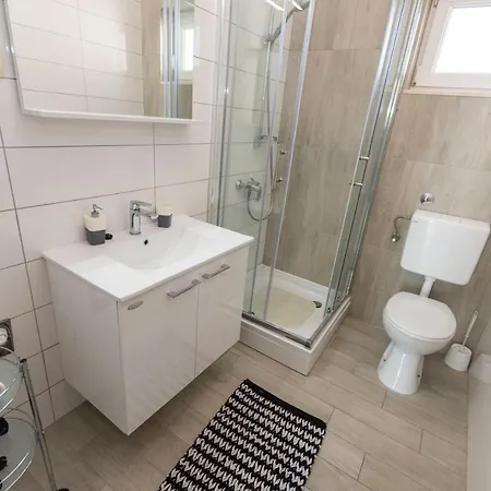 Nensi Apartment *