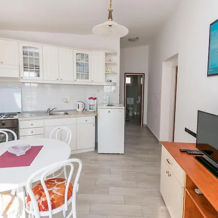 Apartment Nensi Primosten