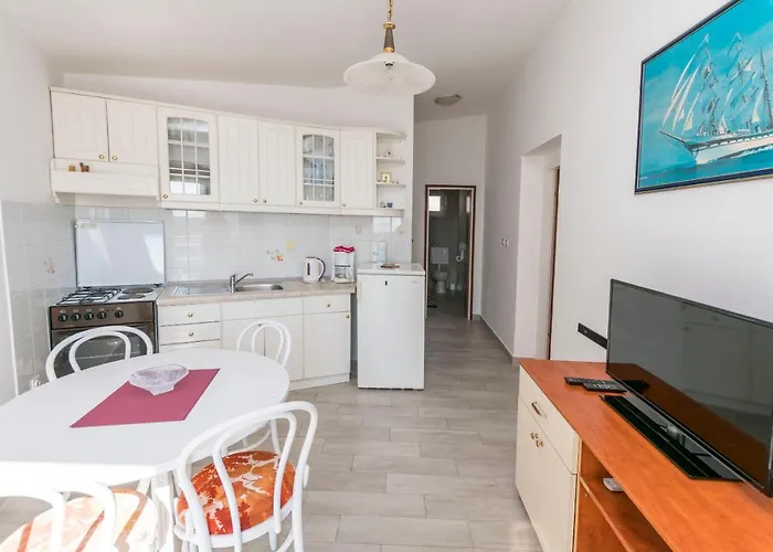 Appartement Nensi Primošten